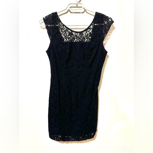 Hollister Navy Open Back Lace Dress Size 00‎ - Picture 1 of 4